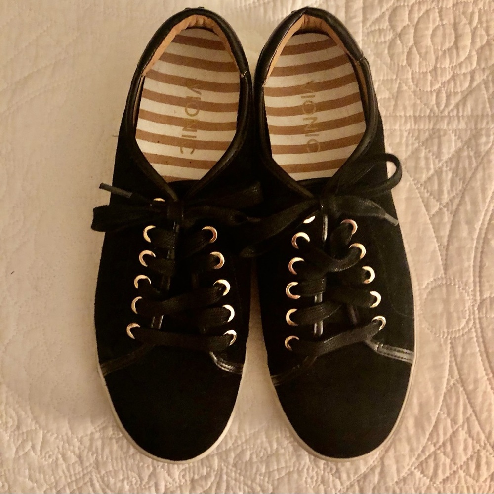 Vionic suede sneaker